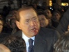 Berlusconi na mítinku v Milán po útoku